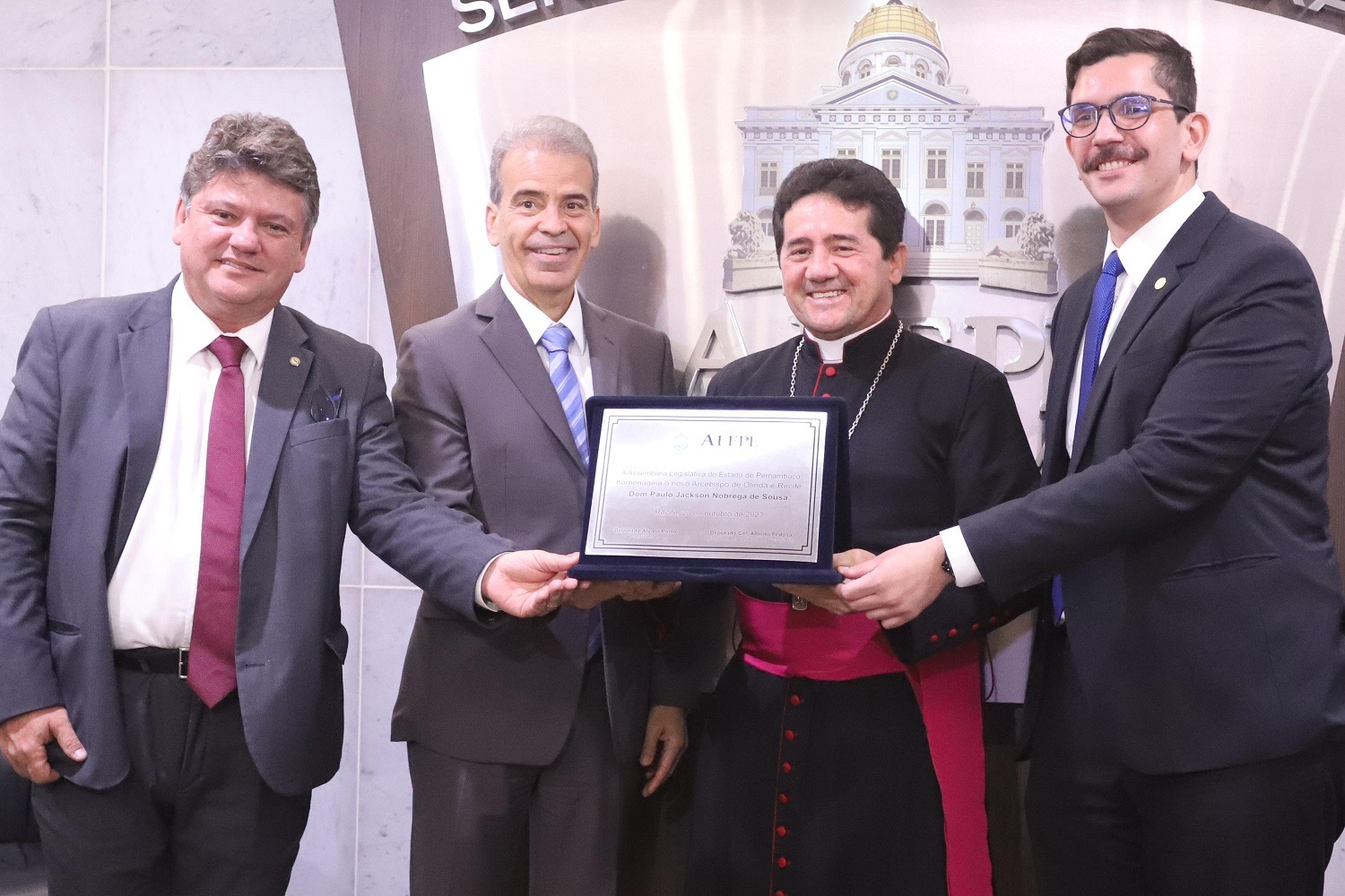 Em acolhida ao arcebispo, Sileno defende união para diminuir desigualdades sociais