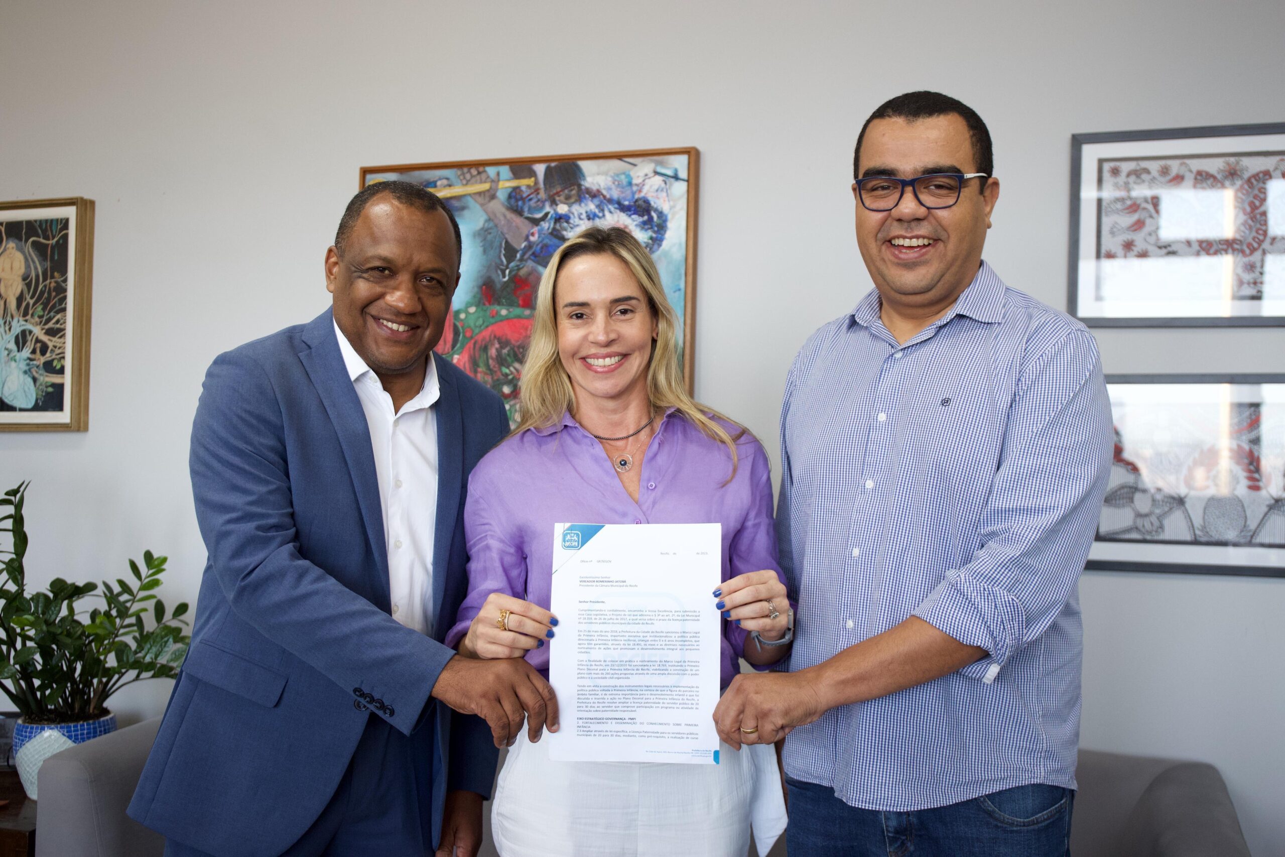 Prefeitura do Recife aumenta licença paternidade para servidores municipais