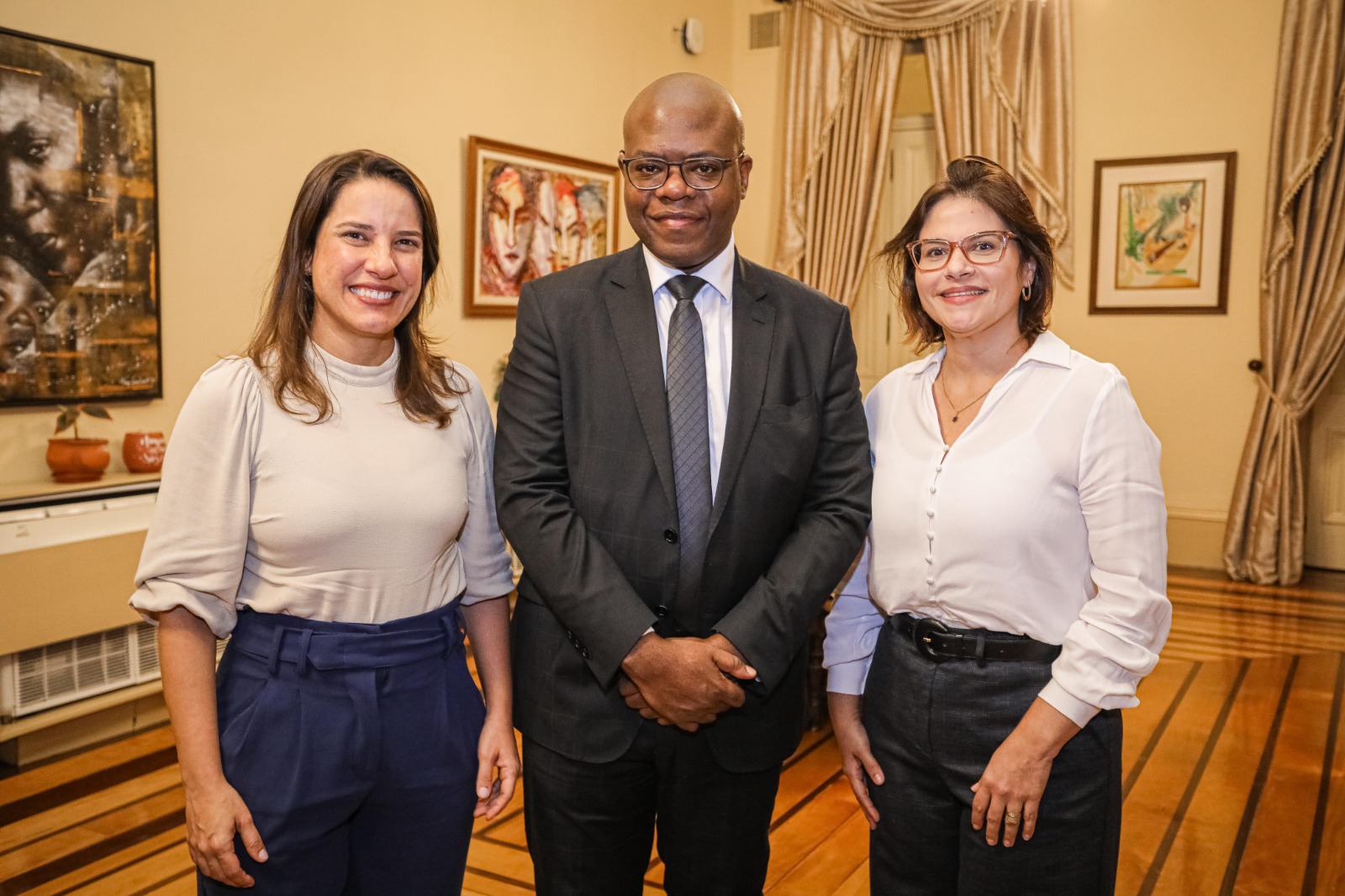 Raquel e Priscila debatem melhoria do sistema penitenciário com ministro