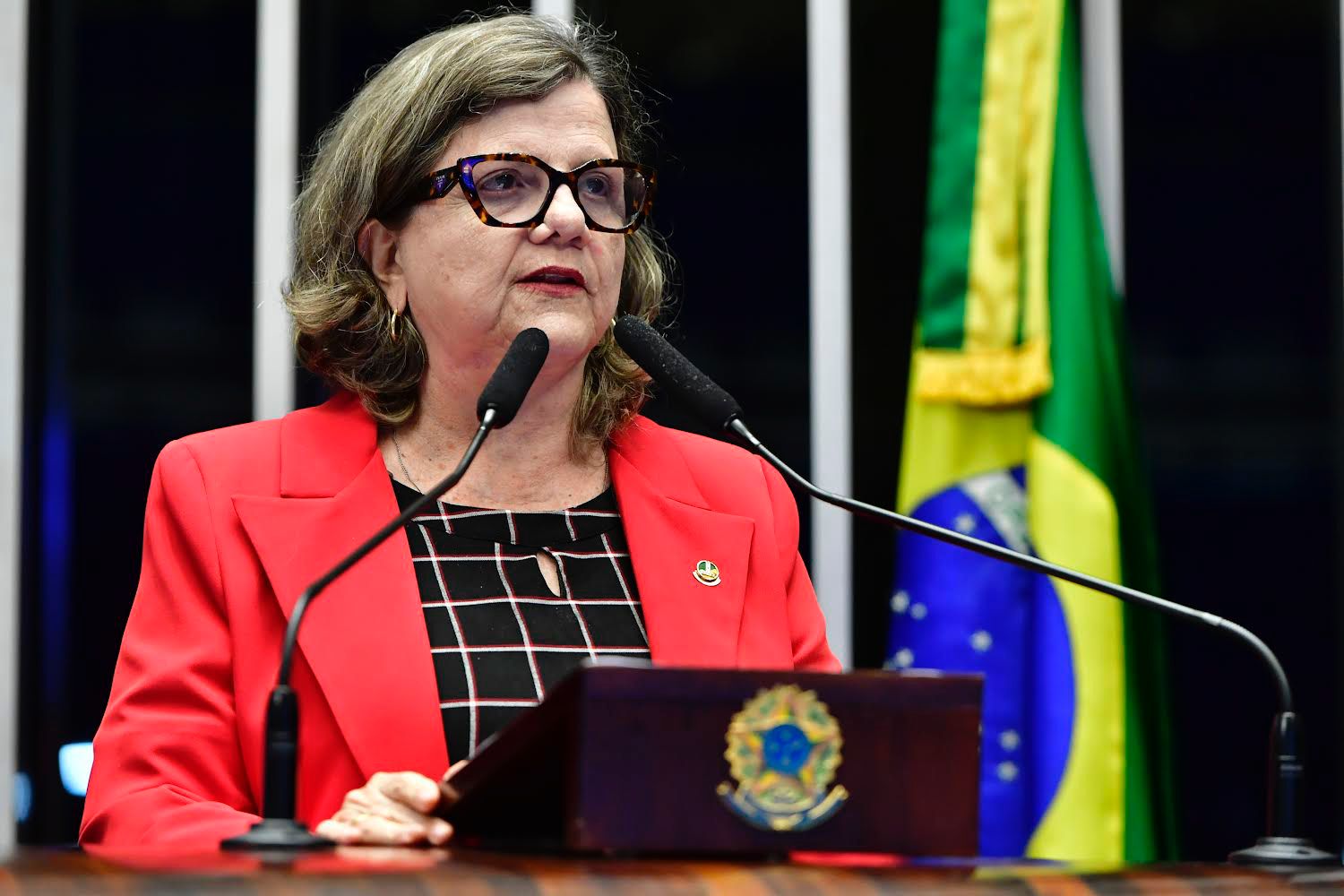 Teresa cobra pagamento do piso do magistério e valorização de educadores