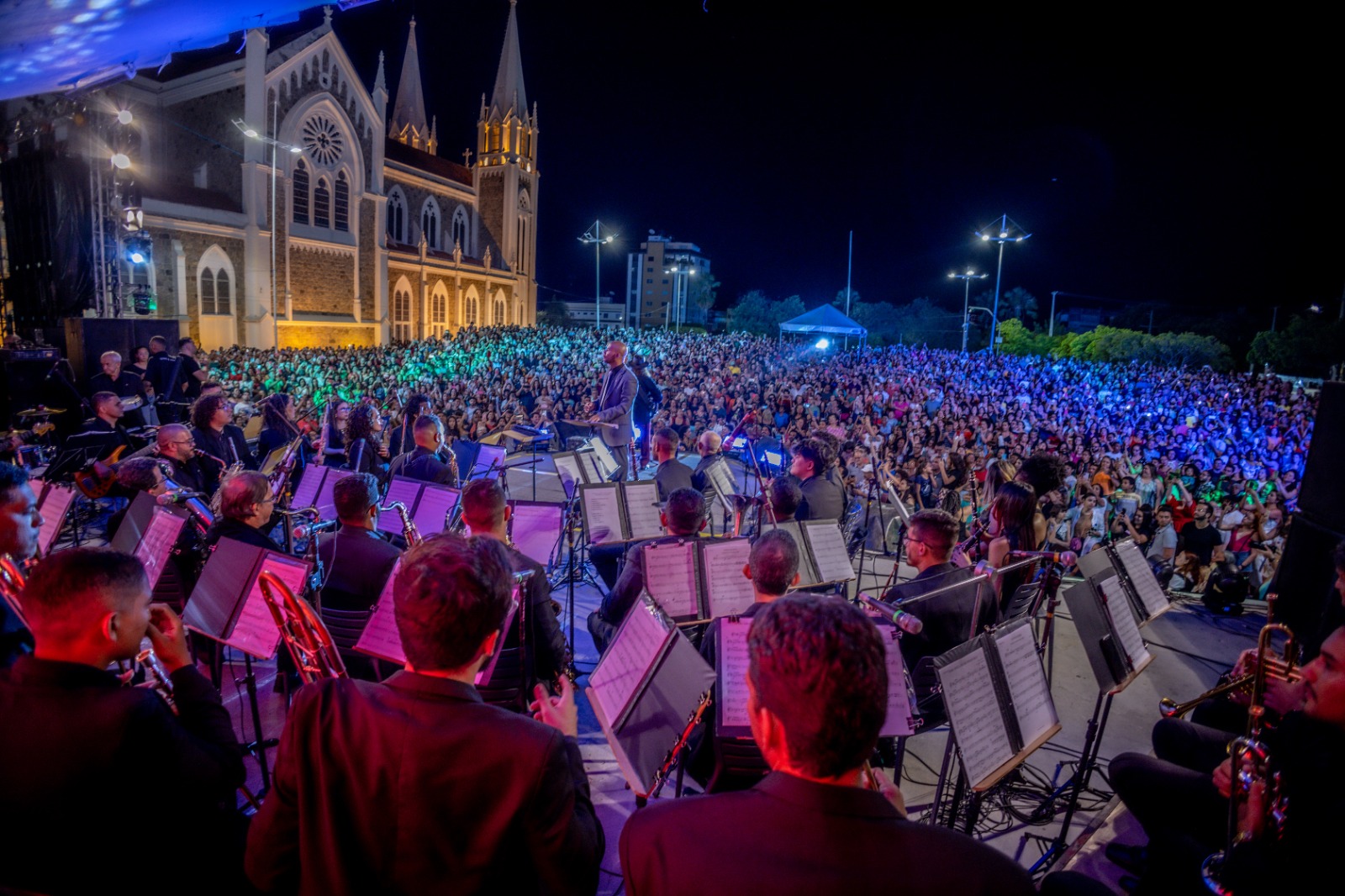 Festival Geraldo Azevedo fecha programação dos 128 anos de Petrolina