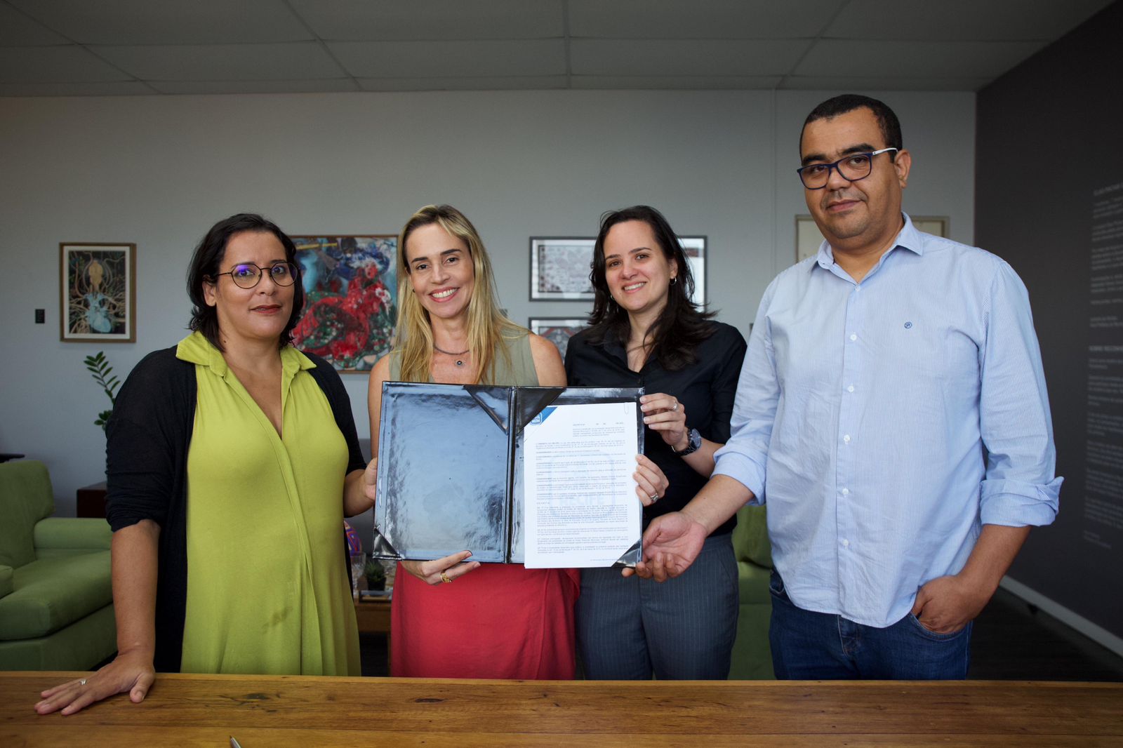 Prefeitura do Recife reforça políticas para as mulheres com novas profissionais