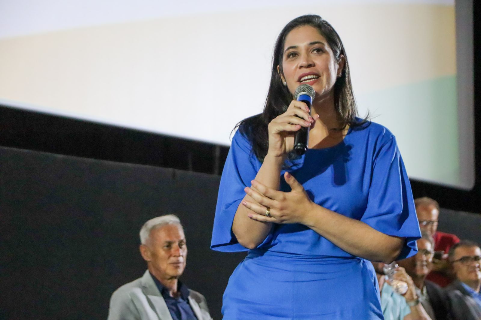 Paulo Roberto e Iza Arruda empossam membros dos núcleos do MDB-PE