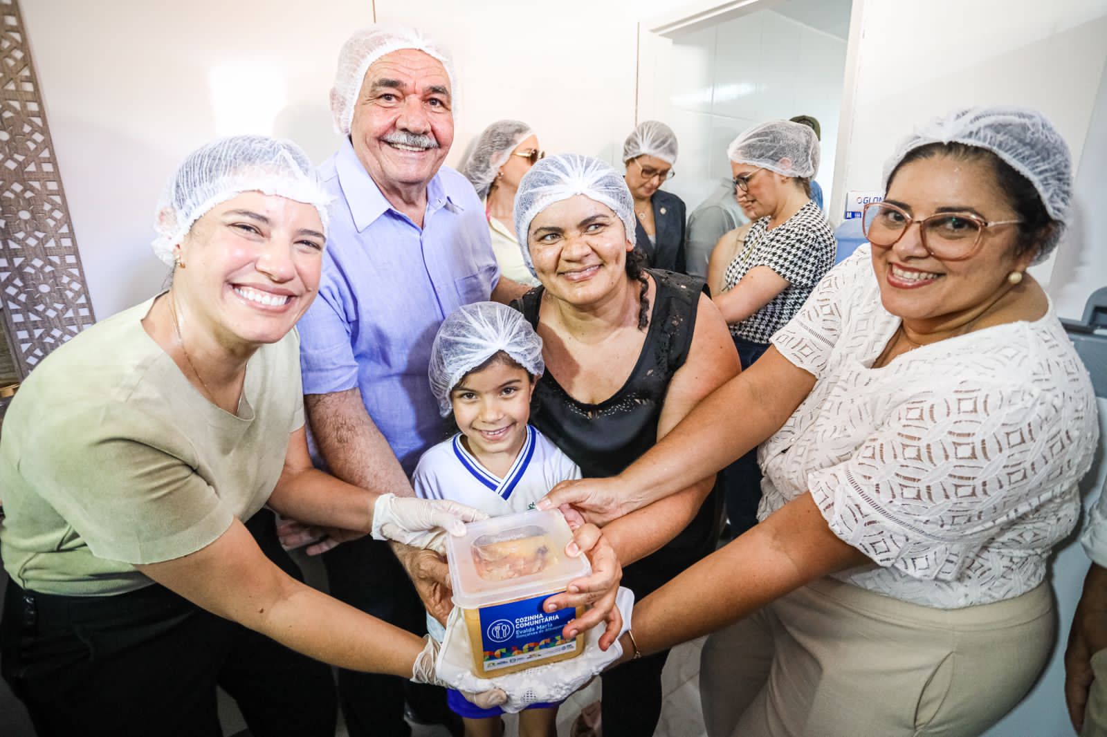 Raquel Lyra entrega mais uma cozinha comunitária 