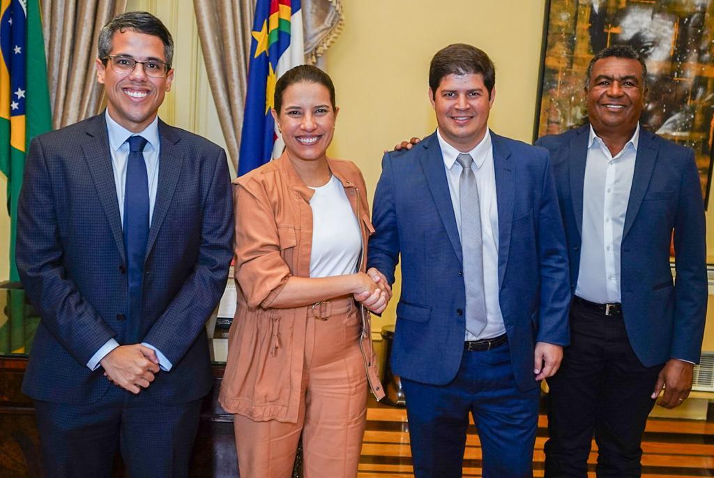 Prefeitos ligados a Jarbas Filho têm encontro com governadora