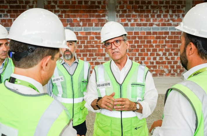 Fernando Dueire visita obras do Aeroporto do Recife