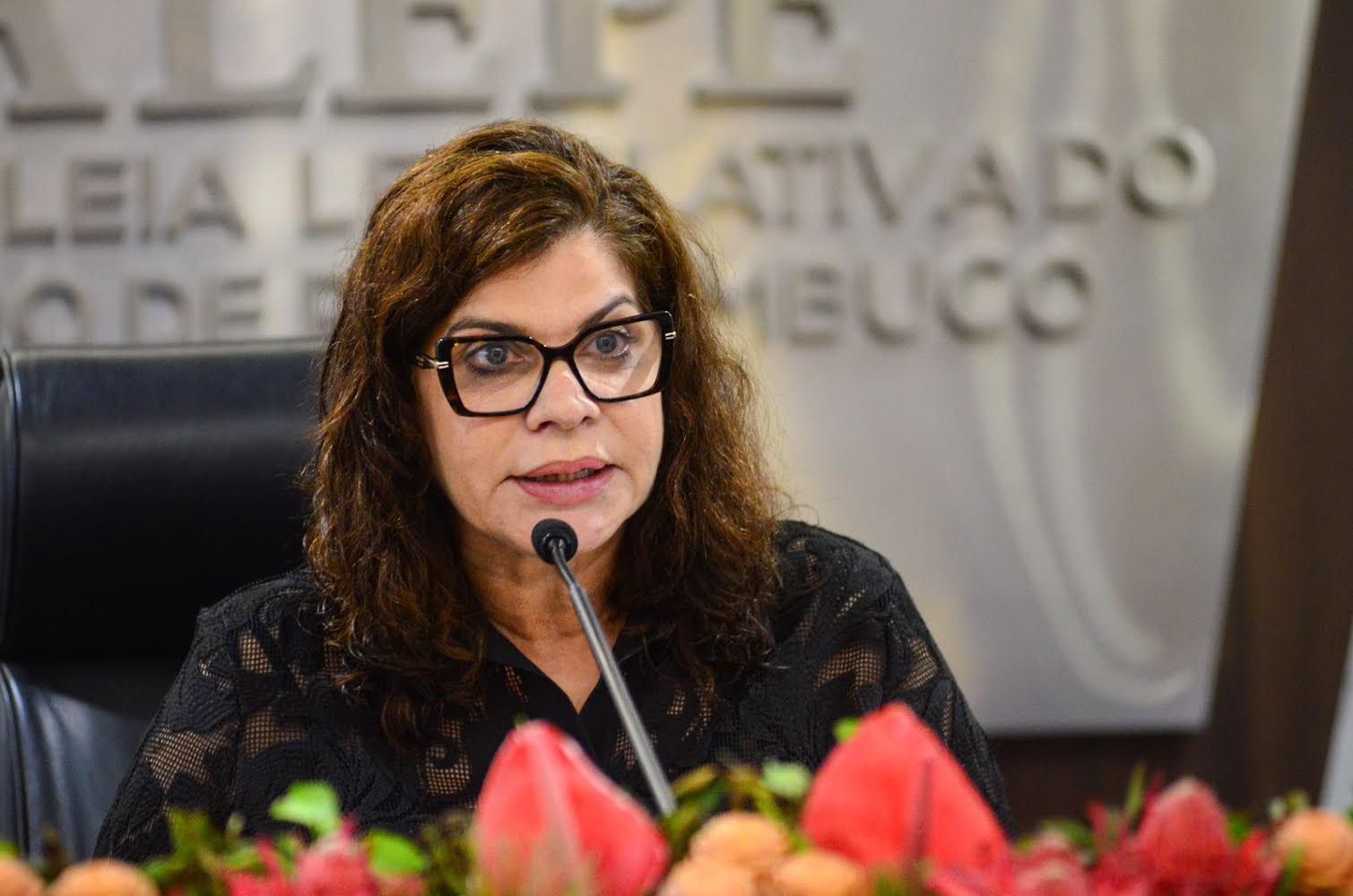 Socorro Pimentel preside atividades na 1ª Jornada Antirracista da Alepe