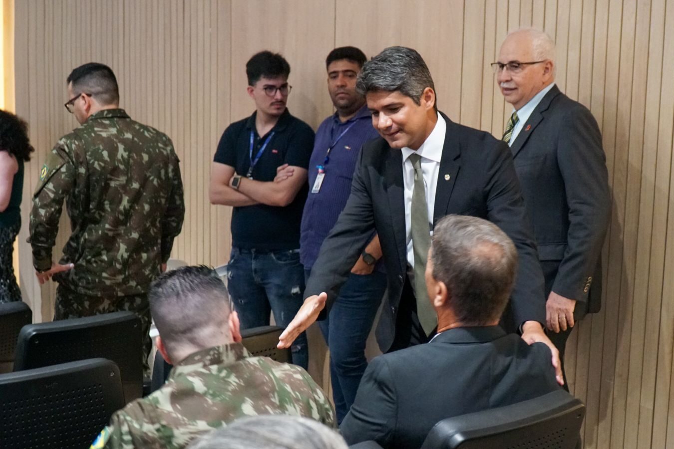 Renato Antunes destaca importância de audiência para instalação da Escola de Sargentos em PE