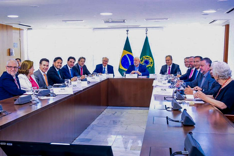 Silvio Costa Filho apresenta ações e investimentos do MPor em reunião com Lula 