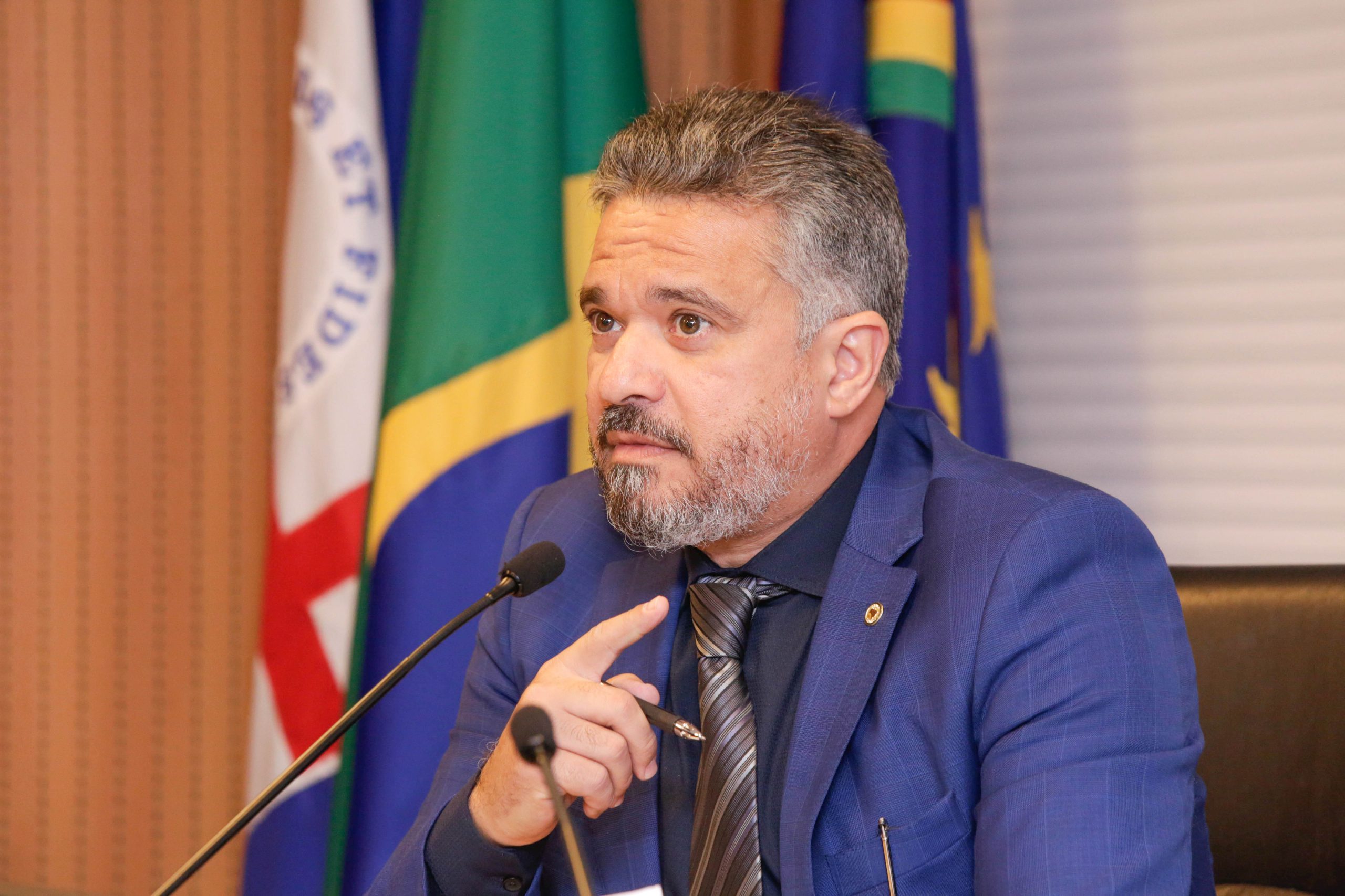 William Brigido volta atenção para prevenção a quedas e primeiros socorros aos idosos