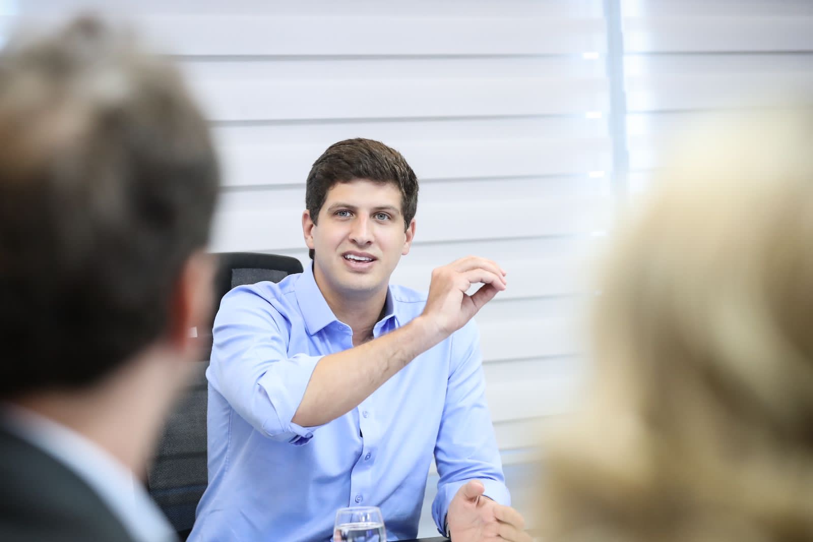 João Campos anuncia pacote para simplificar abertura de empresas 