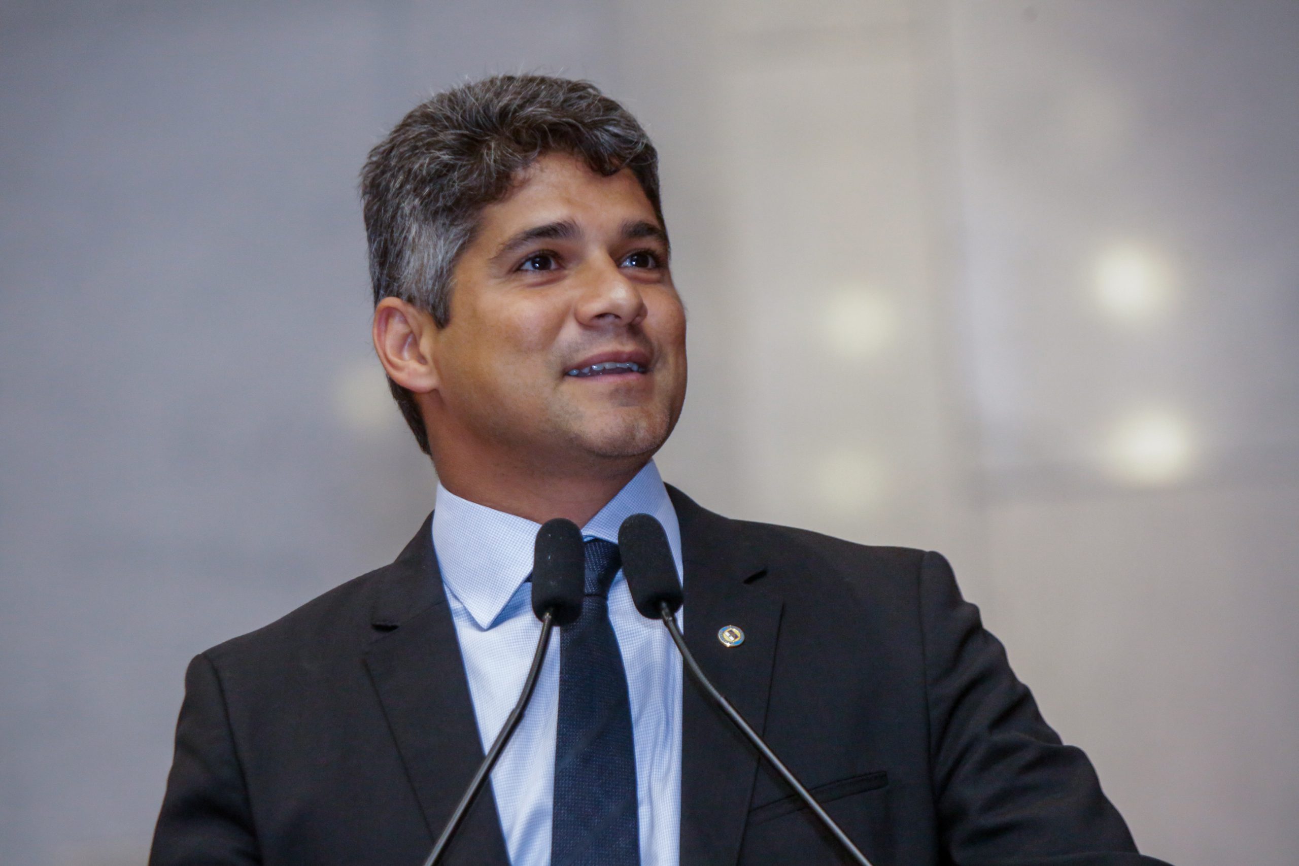 Renato celebra sinalização de reforma do Ginásio Pernambucano 