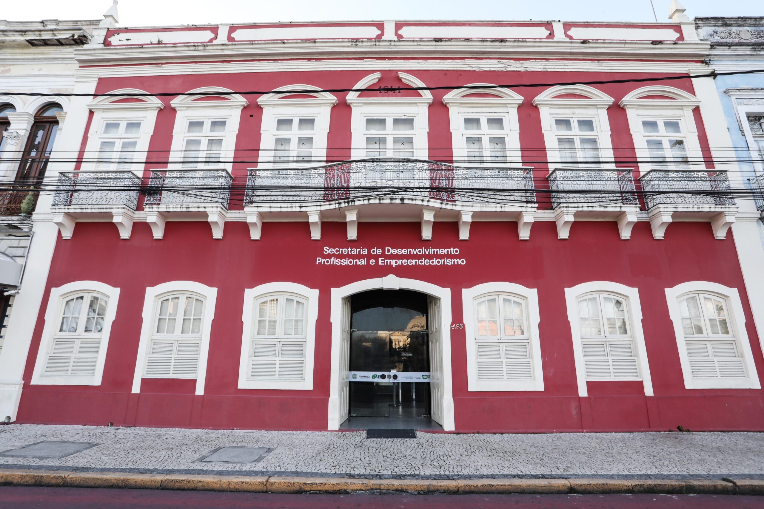 PE lidera pelo terceiro mês geração de empregos no Nordeste