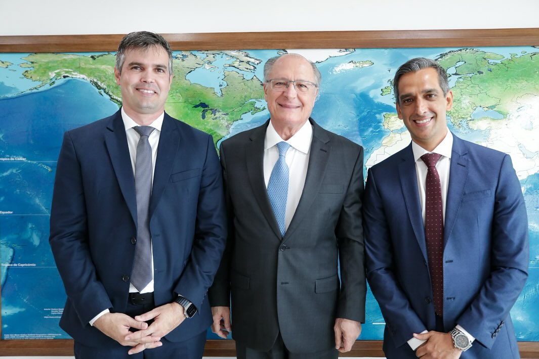 Prefeito e vice de Santa Cruz são recebidos por Geraldo Alckmin