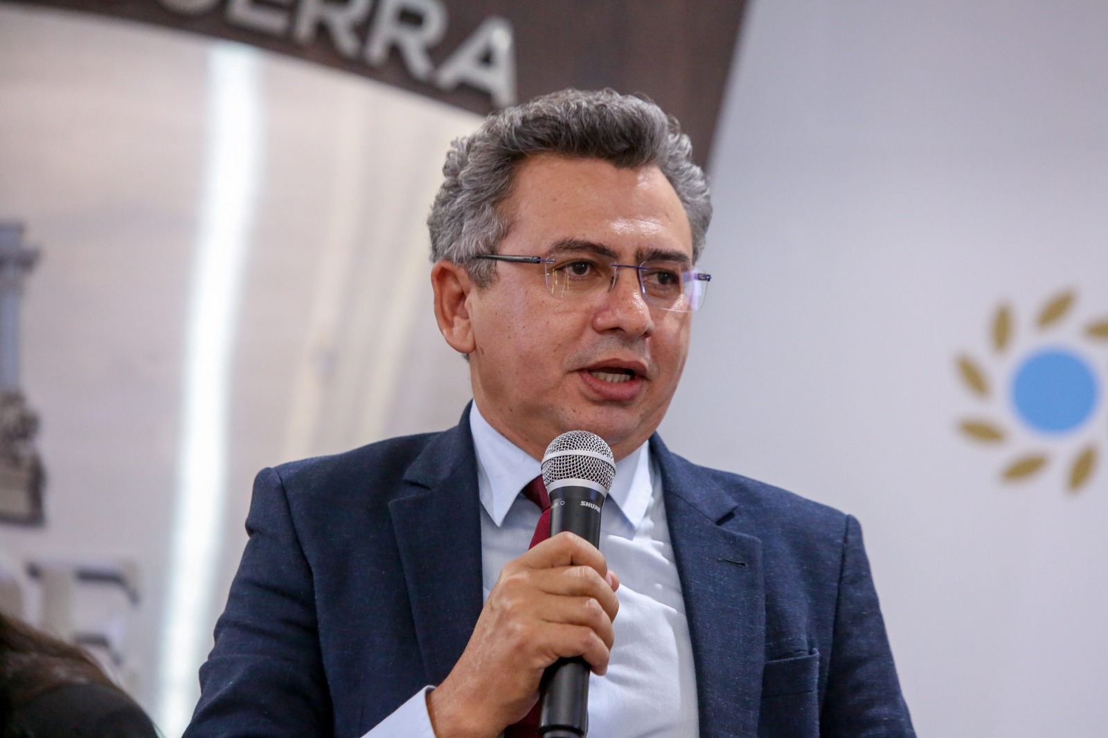 Álvaro tenta “compensar” federação com nova suplência na Mesa Diretora