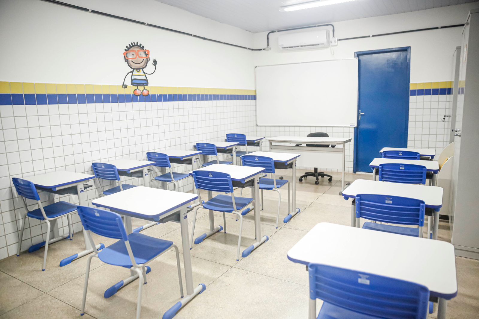 Prefeitura do Recife oficializa convocação de mil professores 