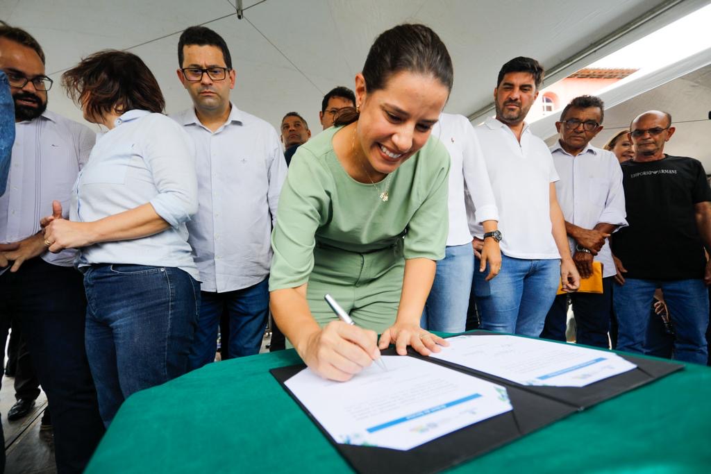 Estado investe R$ 52 milhões para ampliar o acesso à água em Sertânia, Arcoverde e Serra Talhada