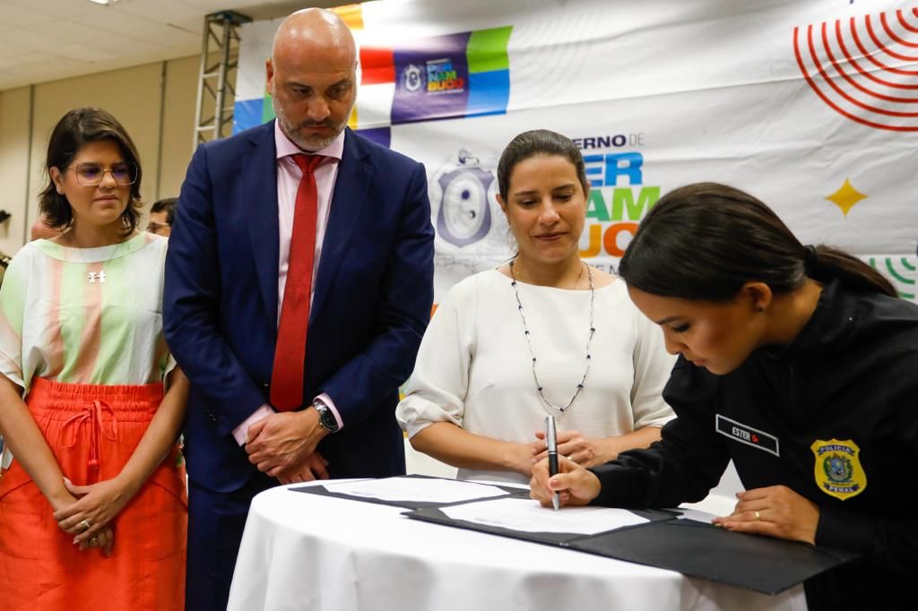 Em um ano, Raquel já nomeou mais de 5,2 mil novos servidores concursados