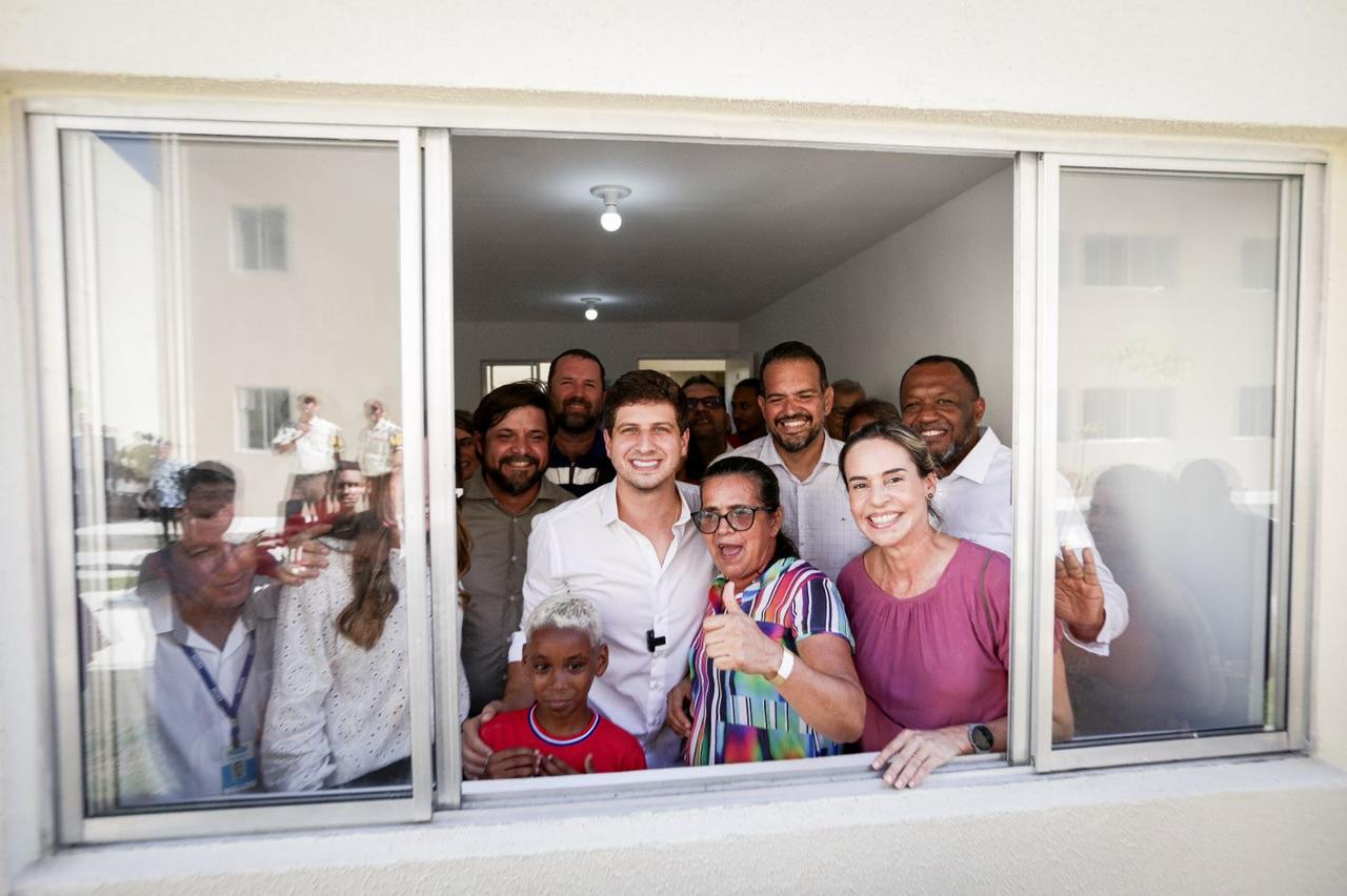 Prefeitura do Recife entrega 224 apartamentos no bairro de São José