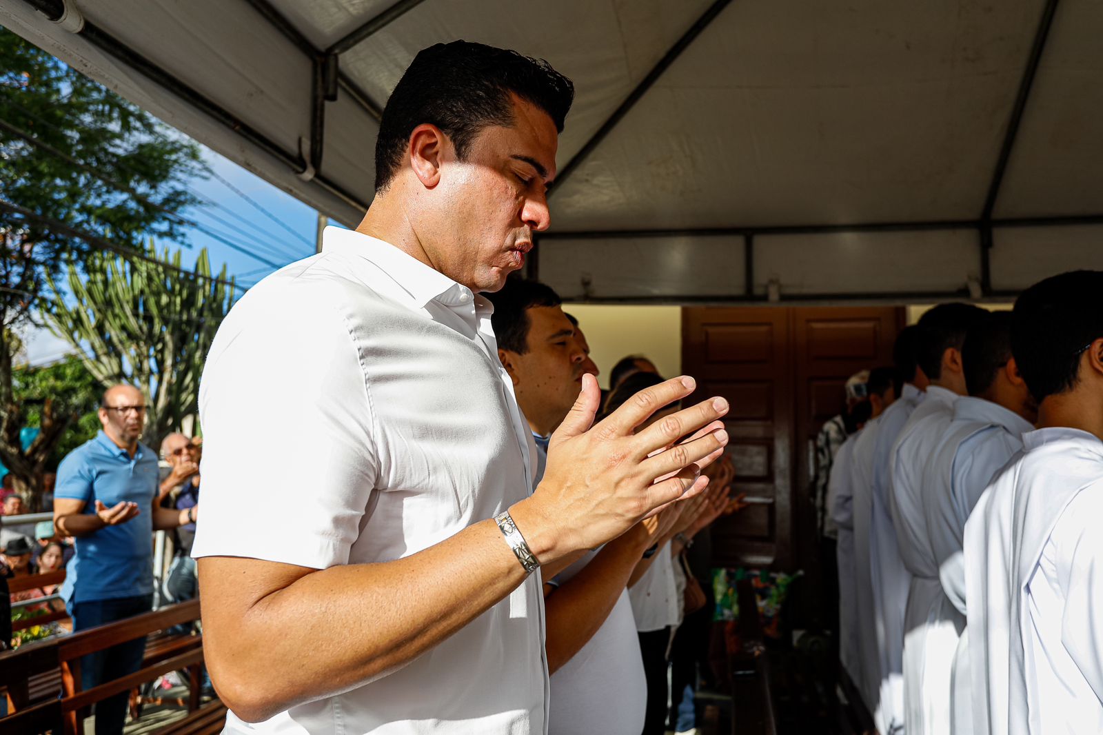 Rodrigo Pinheiro participa de missa no Monte Bom Jesus 