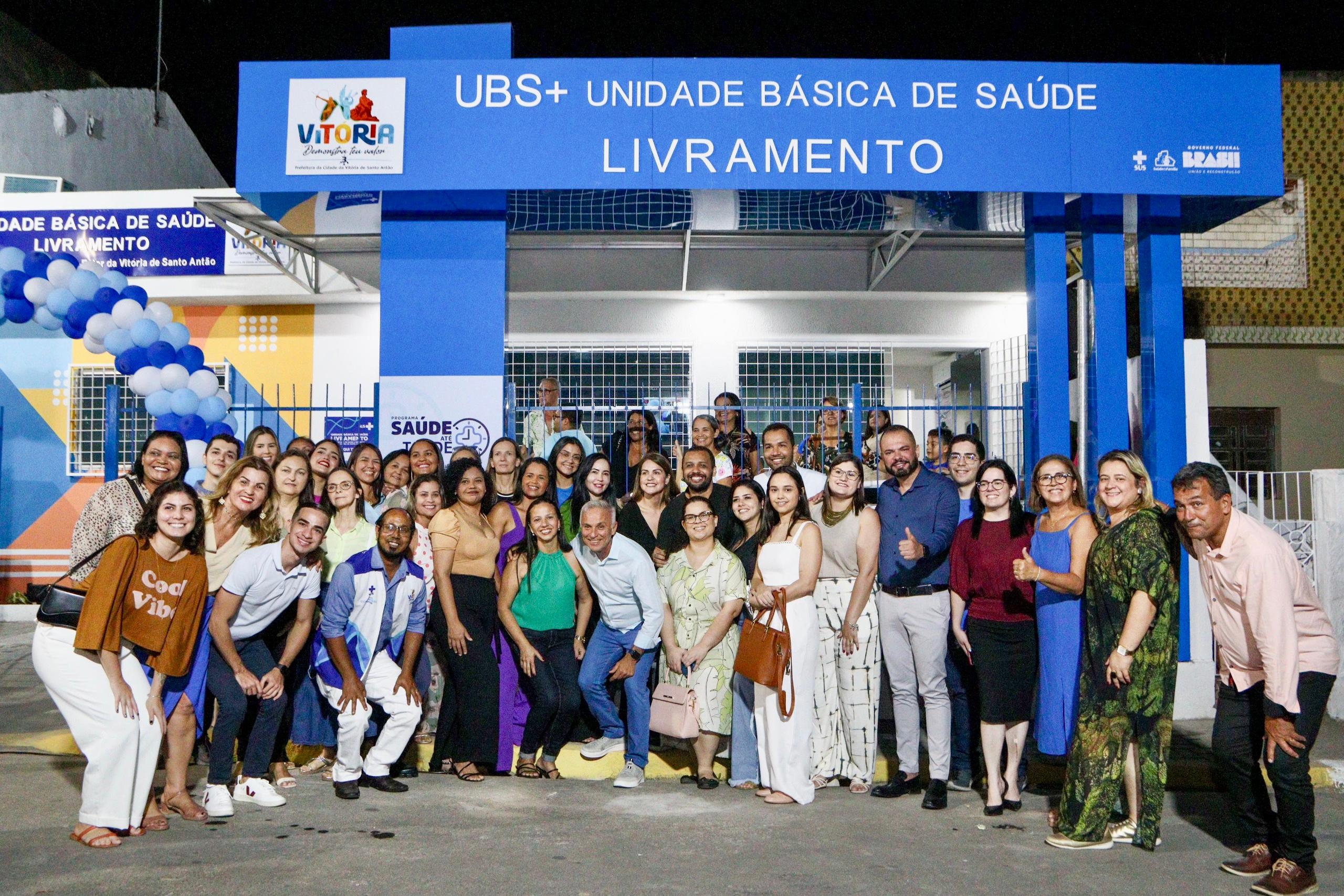 Em Vitória, Paulo Roberto entrega mais uma UBS+ para a população