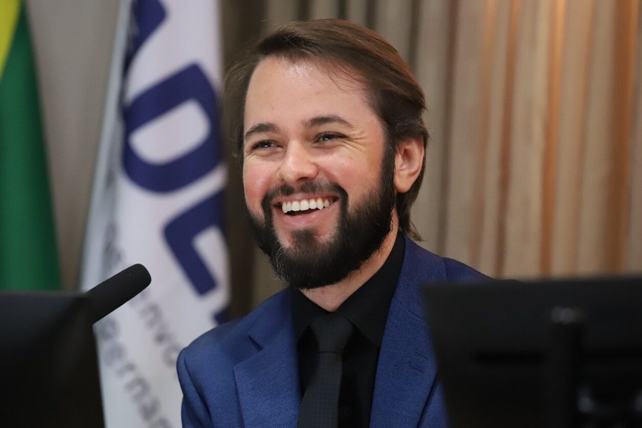 André Teixeira Filho recebe votos de aplausos da Câmara de Caruaru   