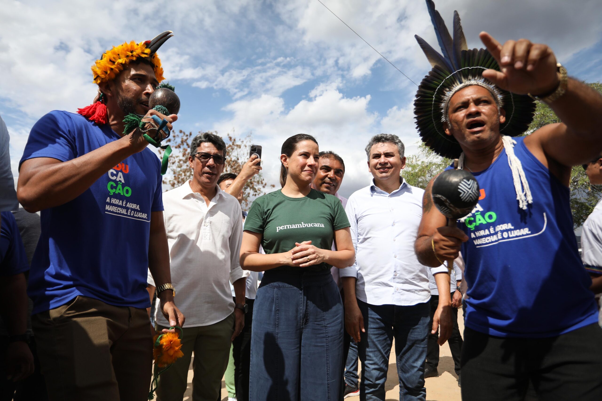 Raquel Lyra entrega quadra e vistoria obra em escola indígena 