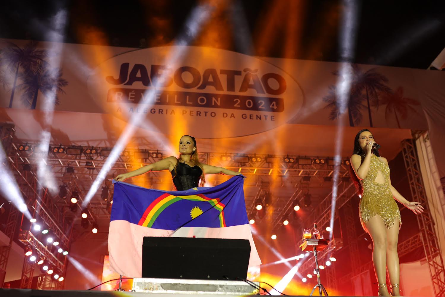 Primeiro dia de Réveillon do Jaboatão reúne multidão em Candeias