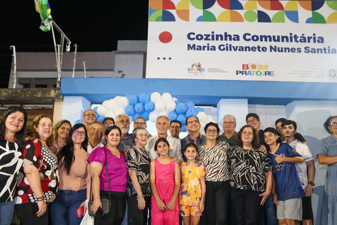 Paulo Roberto inaugura 1ª Cozinha Comunitária de Vitória