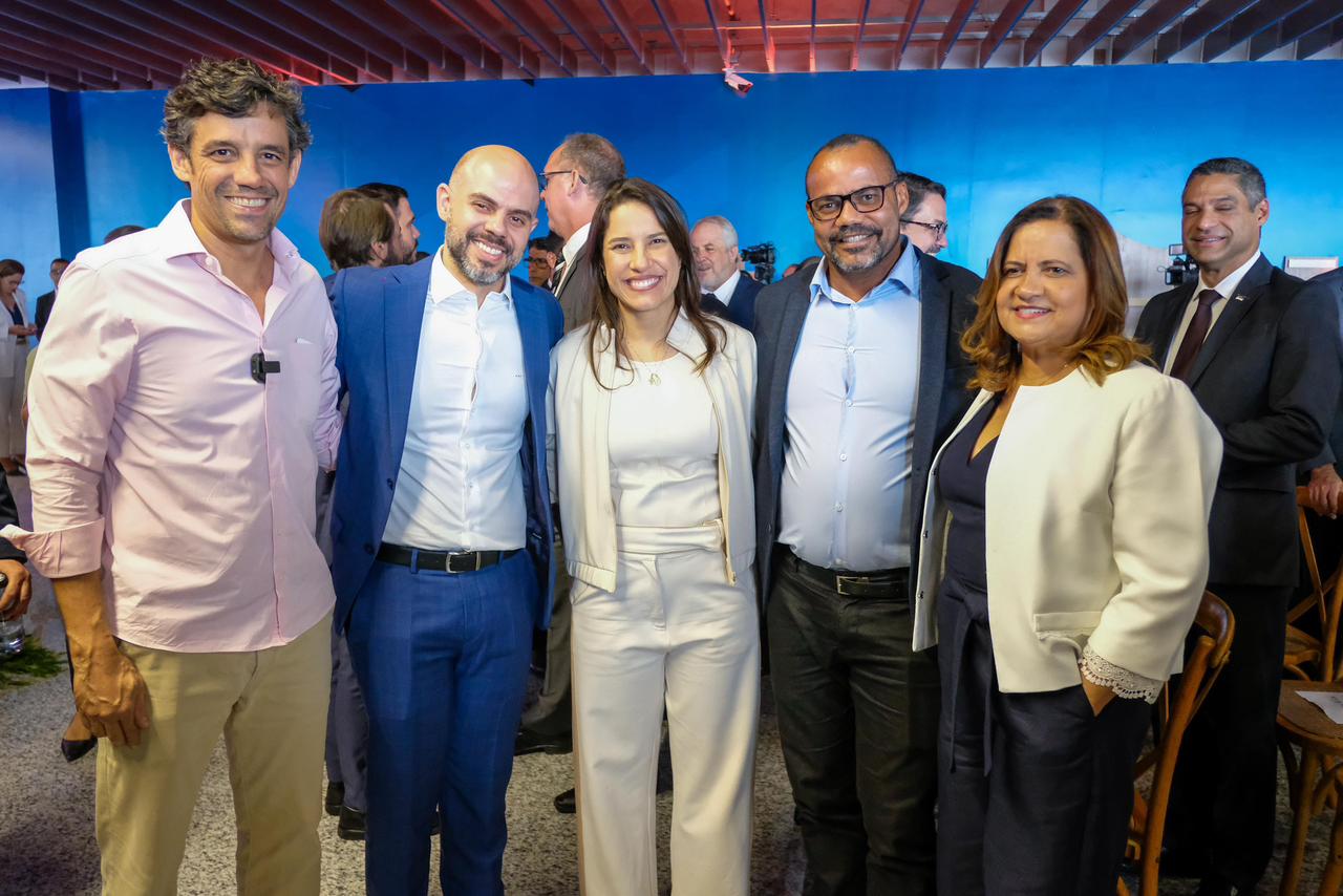 Célia Sales celebra ampliação do aeroporto do Recife