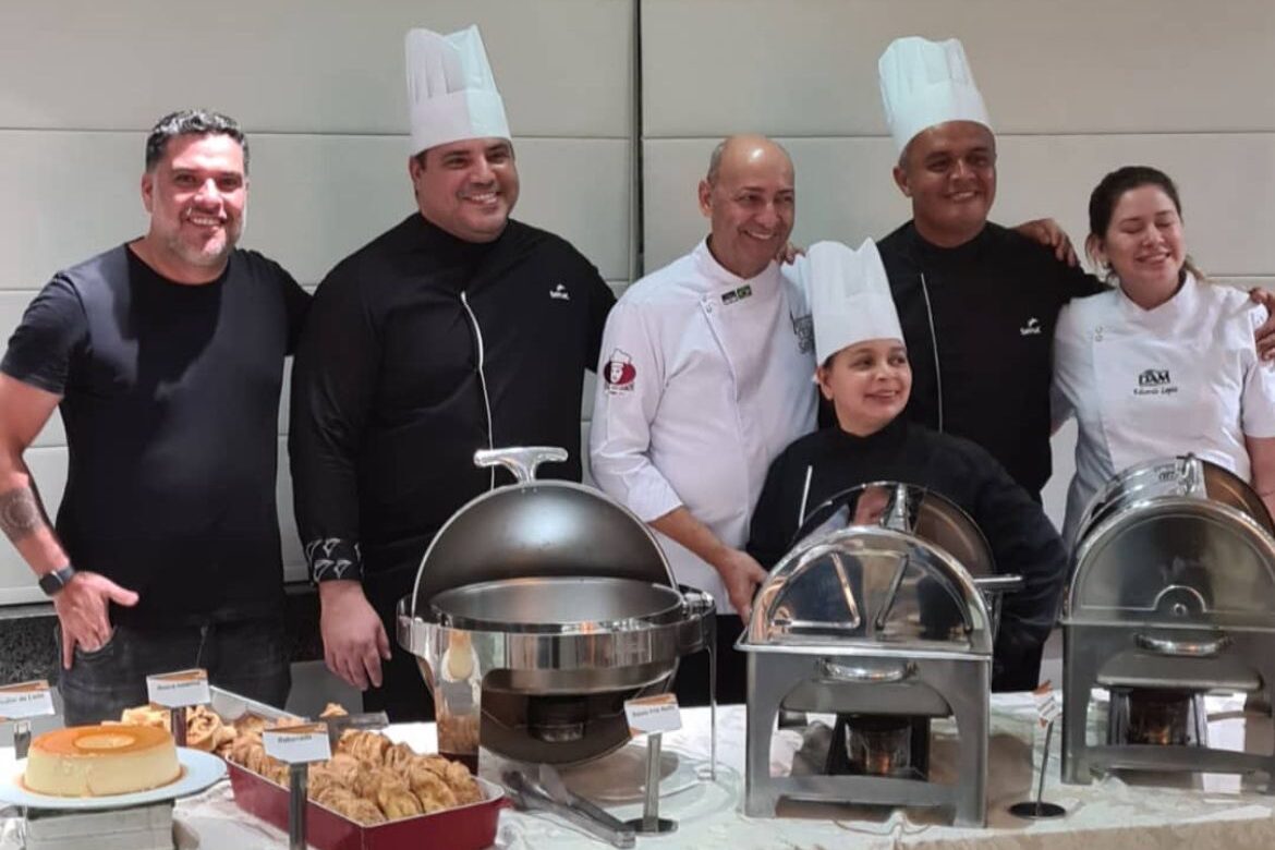 Empresas e instituições reeditam ceia natalina para 200 pessoas em vulnerabilidade social