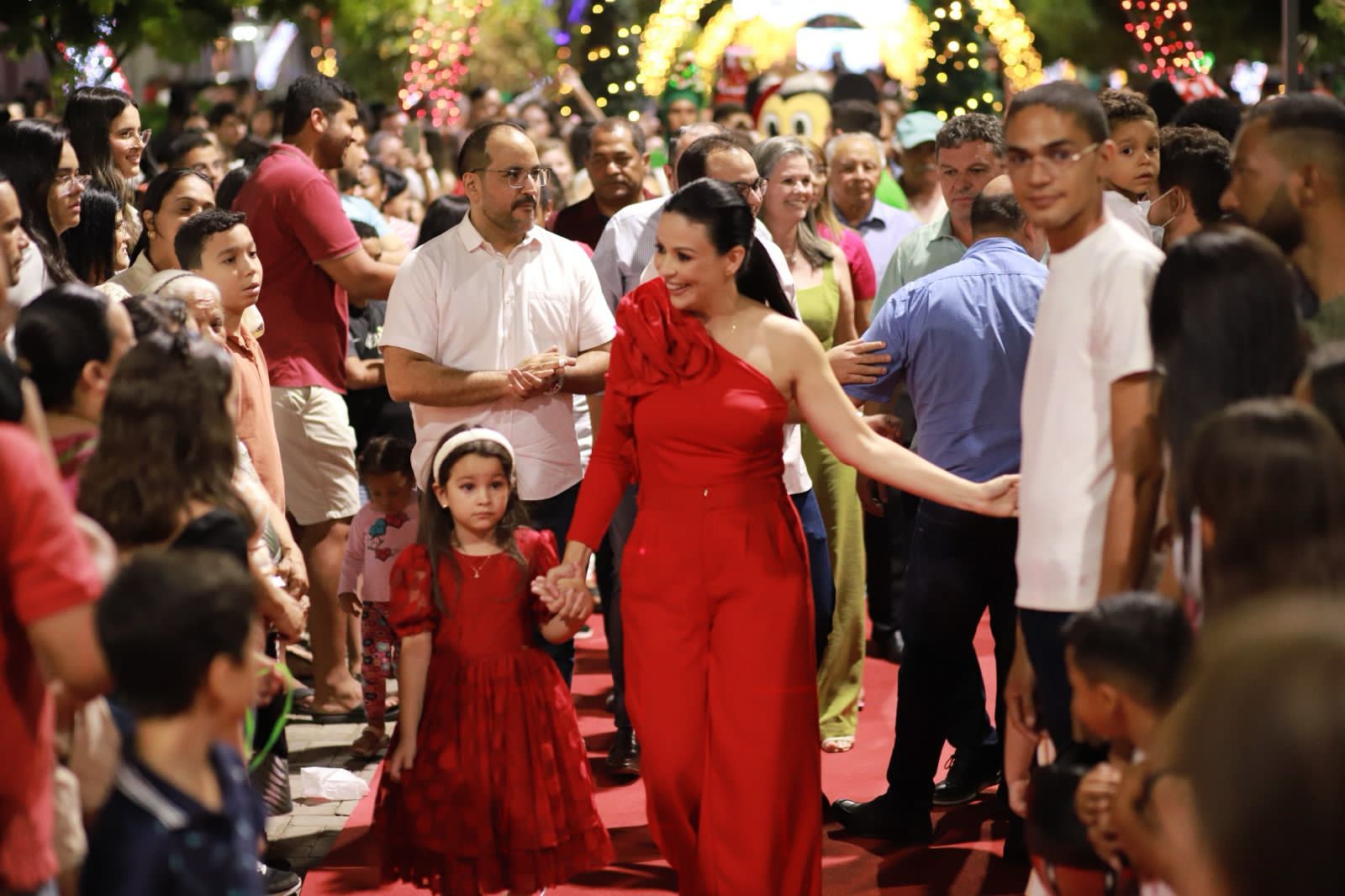 Abertura do “Natal em Família” encanta moradores de Serra Talhada