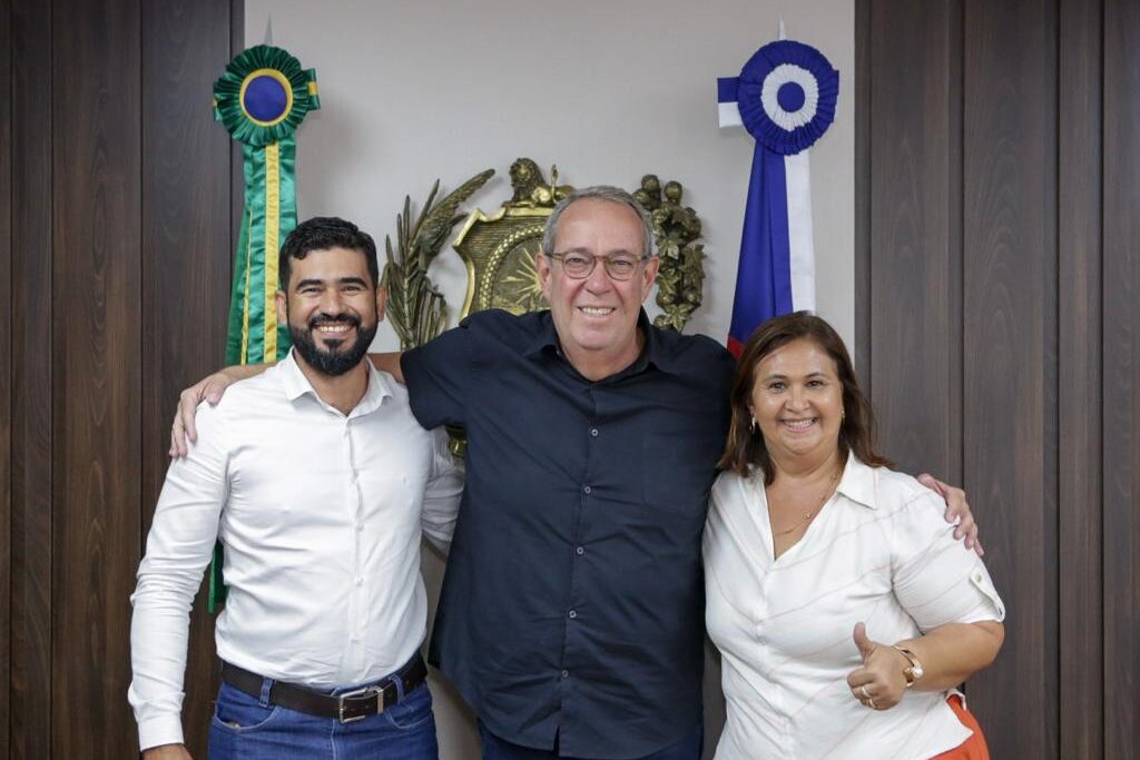 Chapa de oposição em Carnaíba conta com apoio de Álvaro Porto