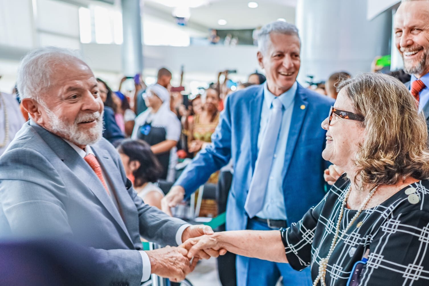 Teresa ressalta importância de políticas voltadas à população em situação de rua