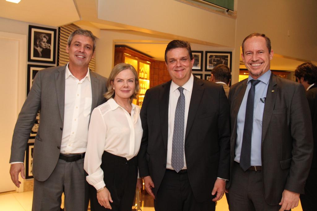 Em Brasília, Wolney mostra prestígio em sua festa de 51 anos