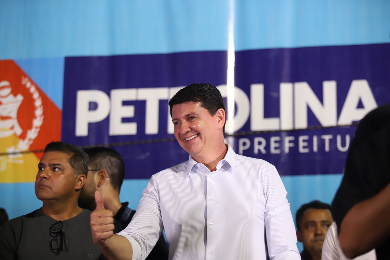 Simão entrega primeira Escola de Educação Infantil em Tempo Integral de Petrolina