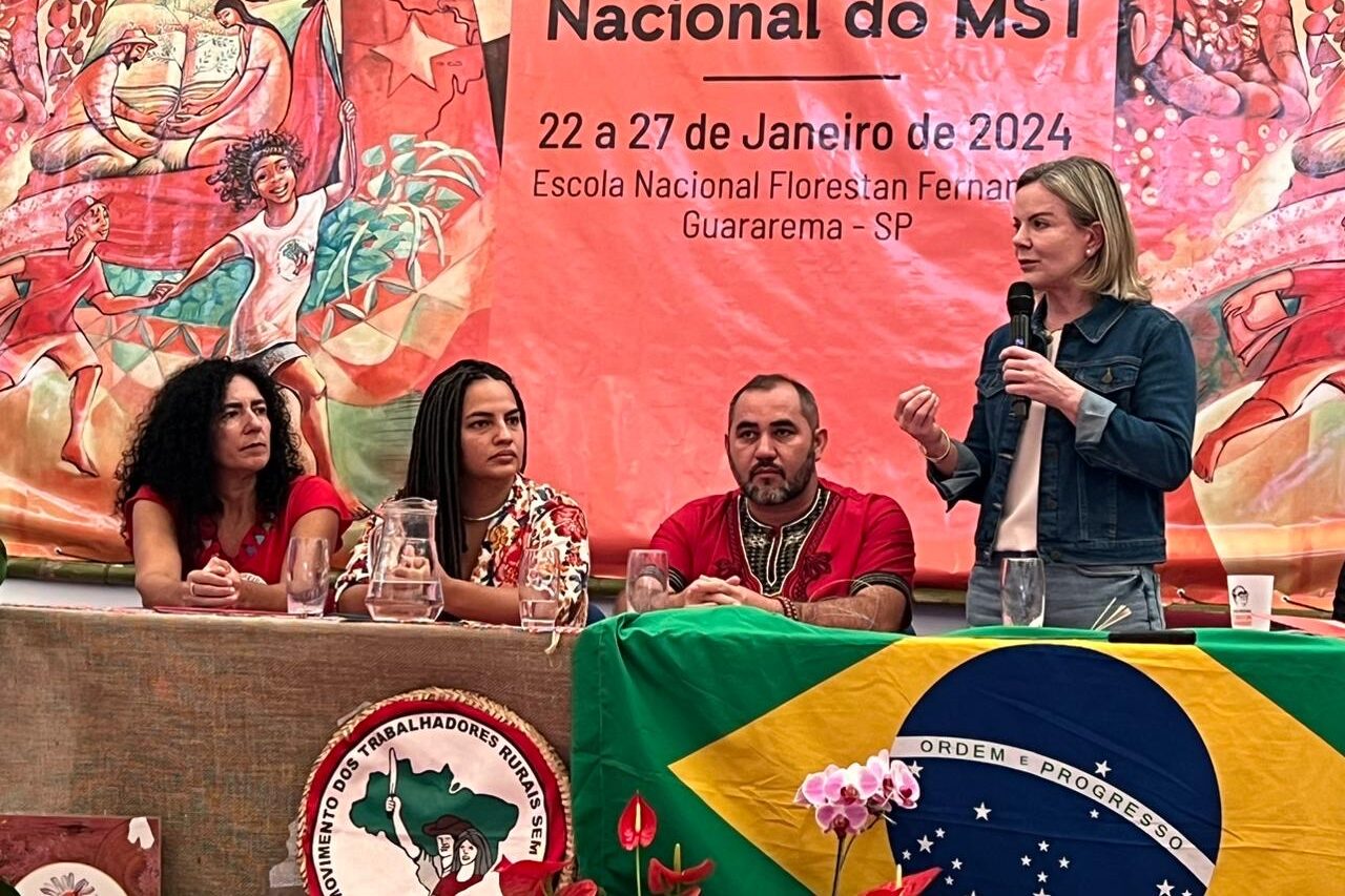 MST se reúne com presidente nacional do PT e define candidatura de Rosa como prioridade nacional