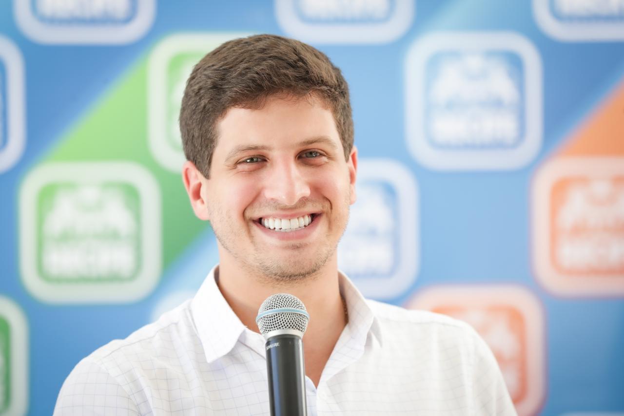 João Campos é o prefeito mais bem avaliado do Brasil