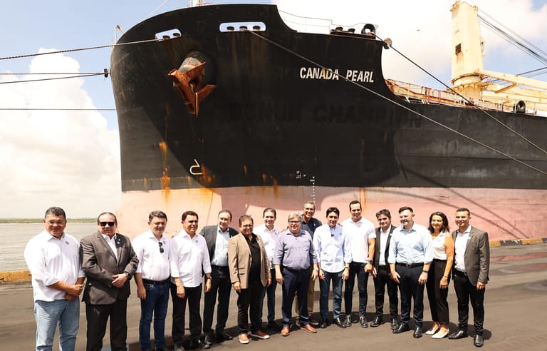 Silvio inaugura obras na PB e anuncia investimentos no Porto de Cabedelo