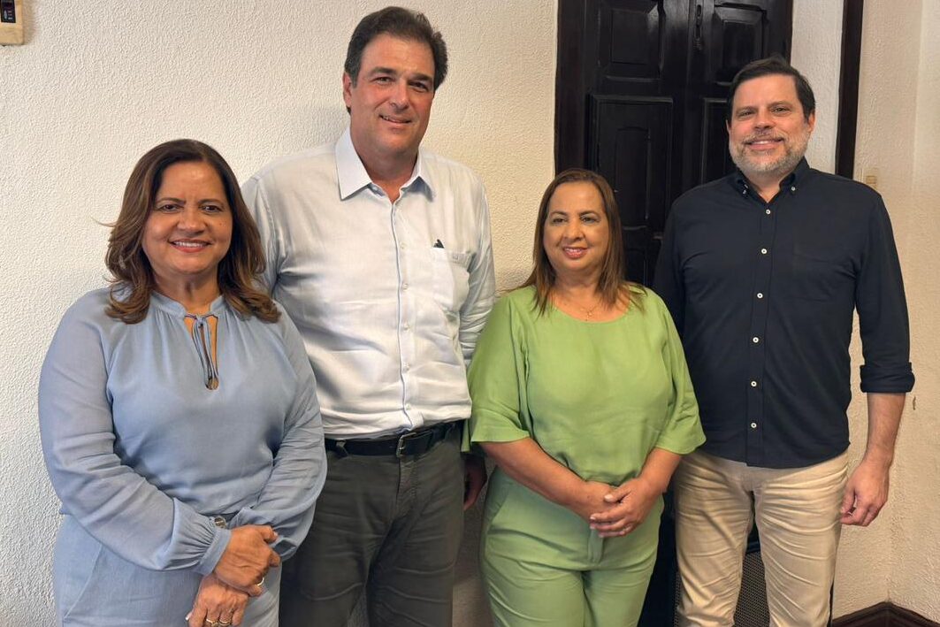 Célia Sales e Adilma Lacerda discutem futuro do Ipojuca com presidente do PSDB