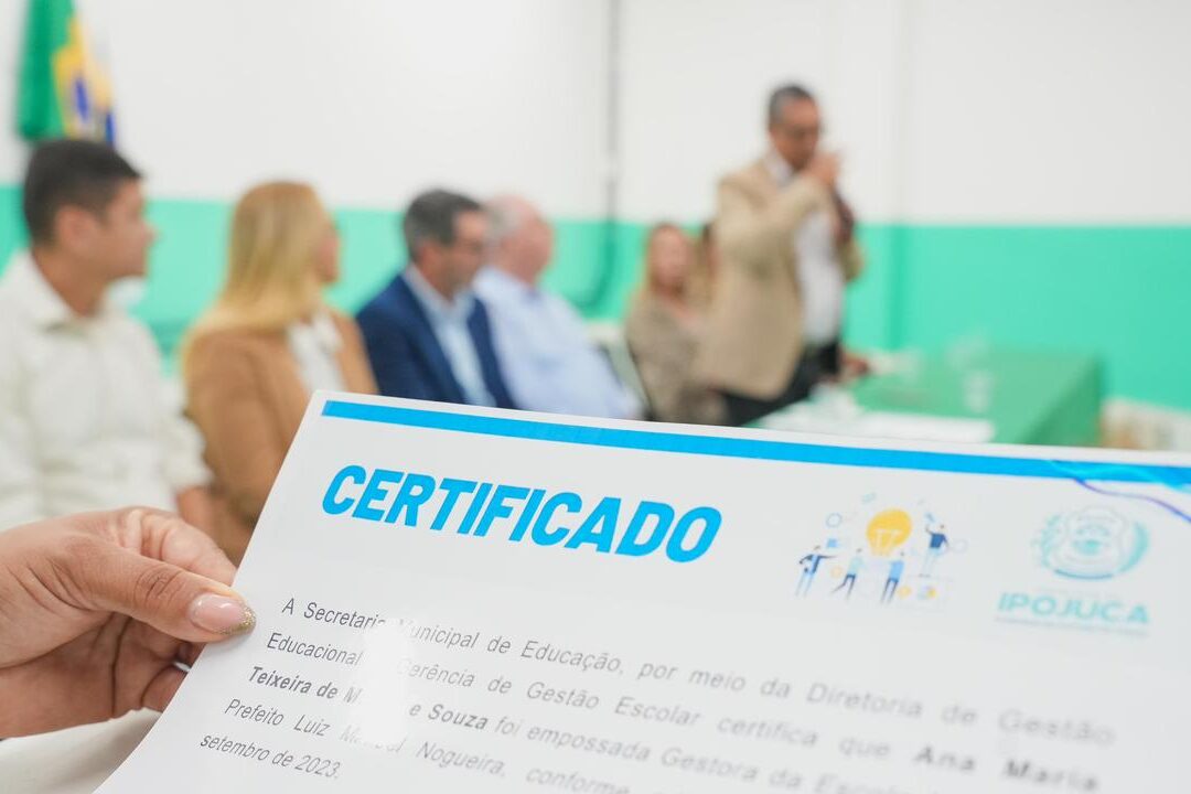 Ipojuca dá posse a 70 profissionais da Educação