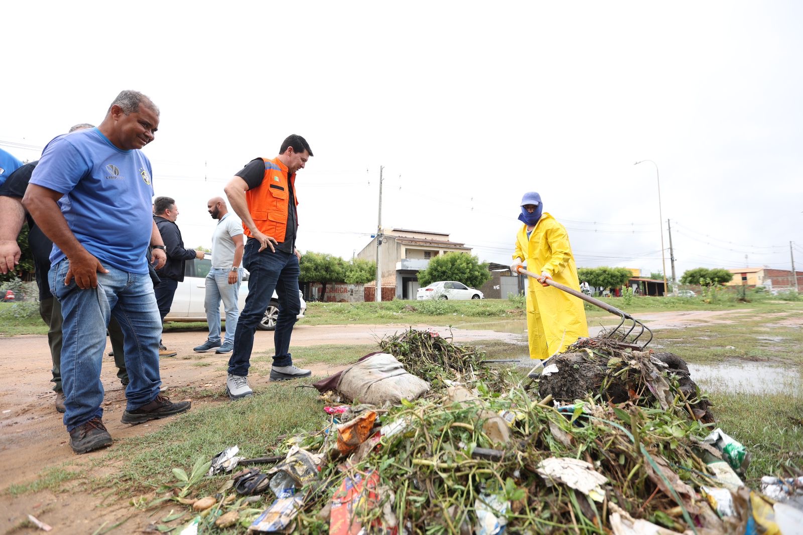 Simão Durando vistoria pontos afetados pelas chuvas em Petrolina