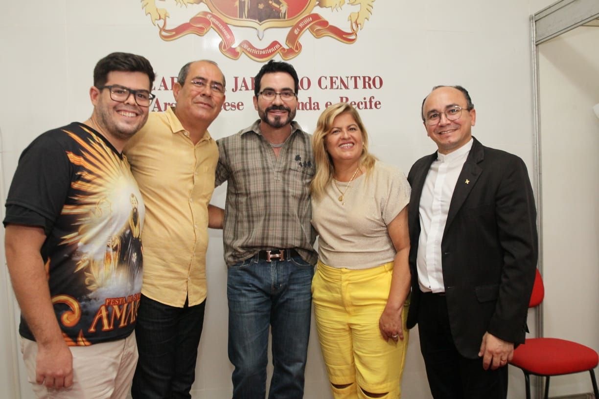 Festa de Santo Amaro reúne milhares de fiéis no Jaboatão Centro 