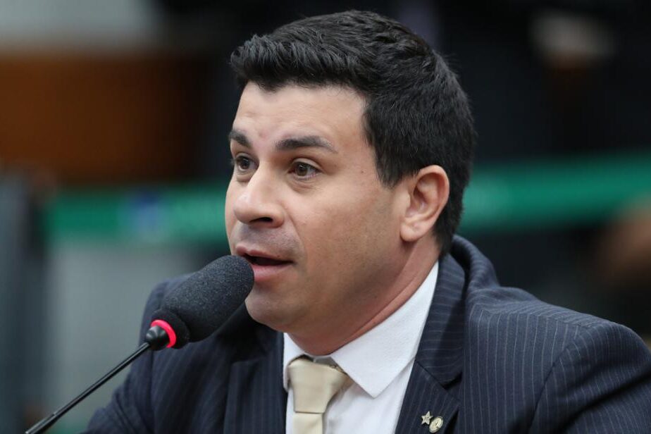 Visando a vice de João, PT atua para dar visibilidade a Veras