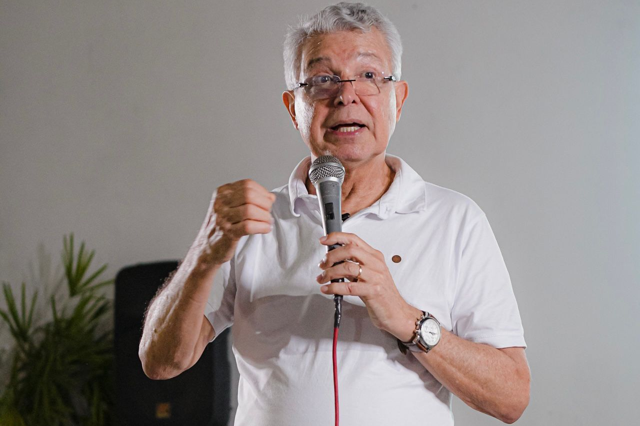 Elias diz ter sofrido ameaça e presta queixa à Polícia Civil 