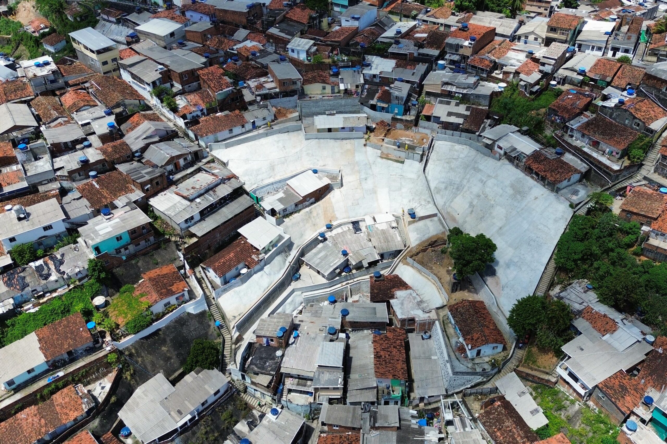 Obra de contenção de encosta avança no Alto José Bonifácio