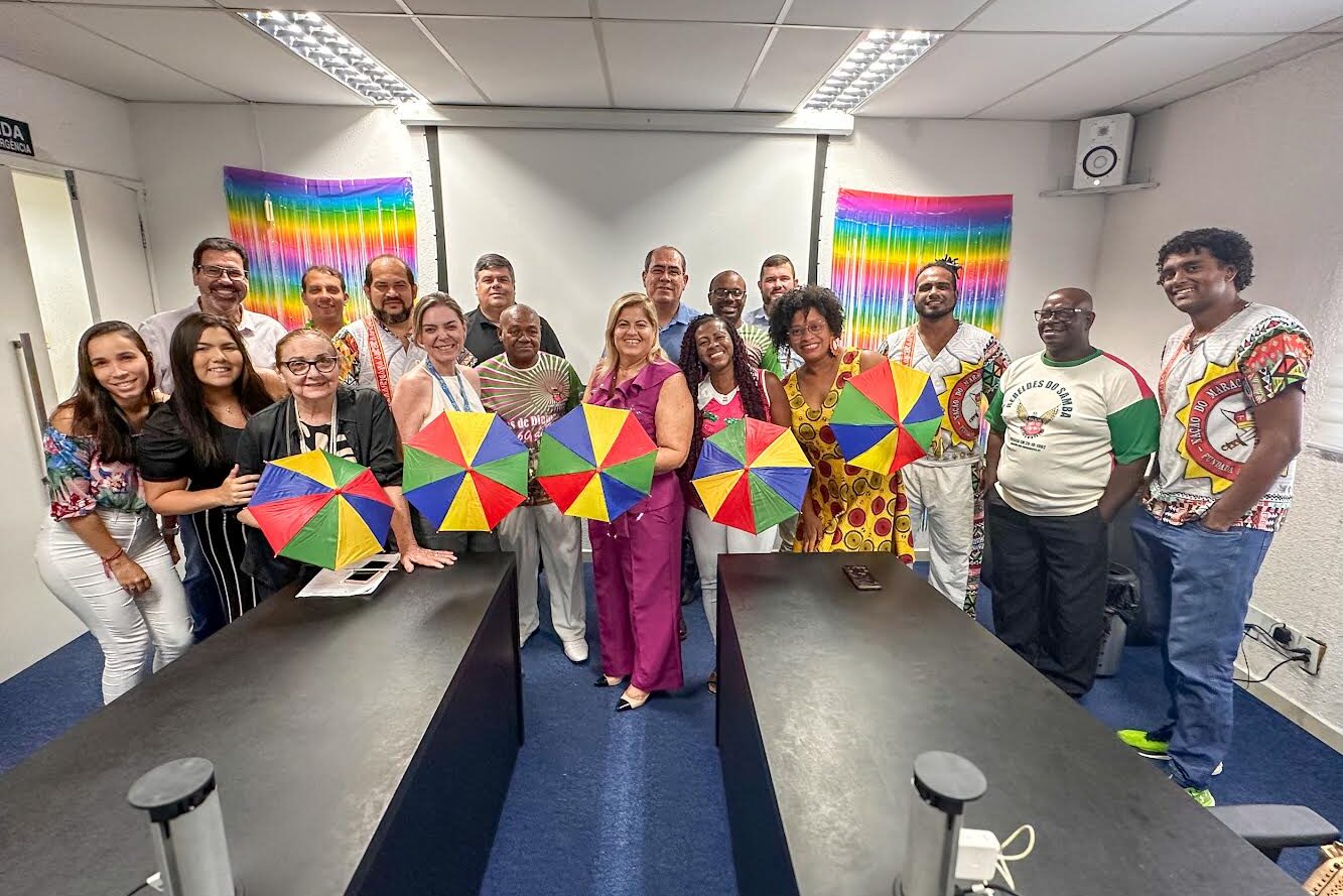 Mano recebe os homenageados do Carnaval do Jaboatão 2024