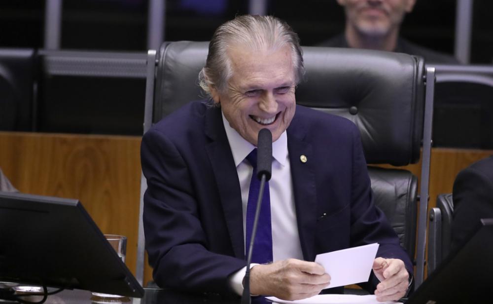 Bivar entre os 20 deputados que mais apresentou projetos em 2023