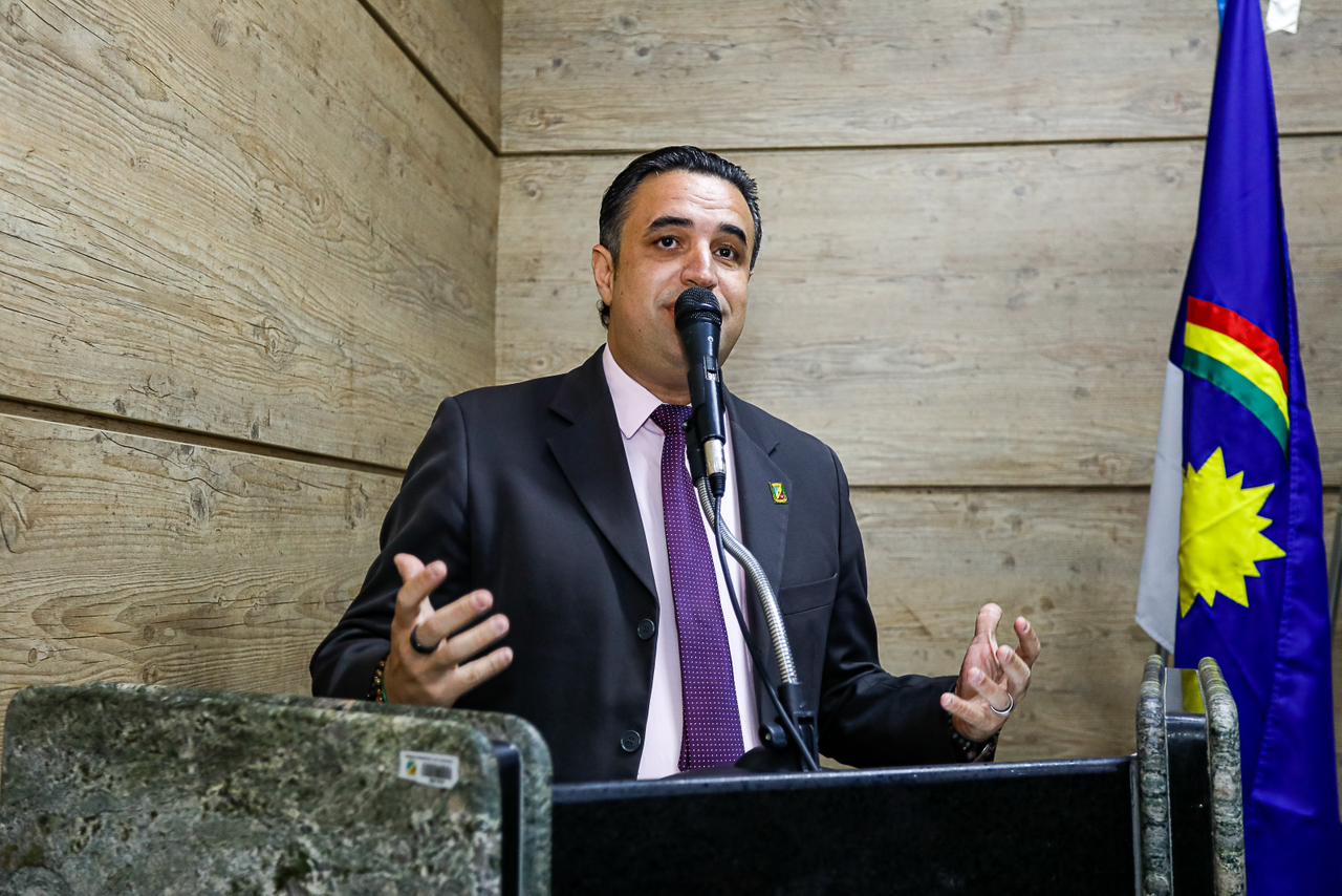 Presidente da Câmara de Caruaru indica que vai permanecer no PSDB