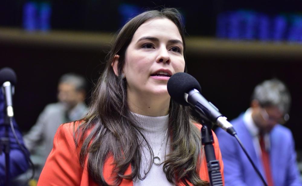 Em Brasília, Maria Arraes participa de ato Democracia Inabalada